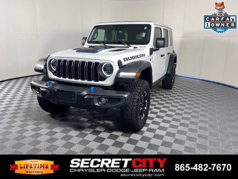Used 2024 Jeep Wrangler Unlimited Rubicon 4xe w/ Technology Group AWD/4WD image 3