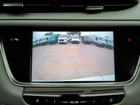 Used 2017 Cadillac XT5 Luxury w/ Driver Awareness Package image 10