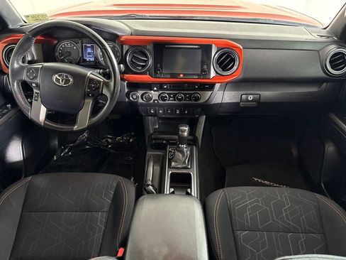Used 2016 Toyota Tacoma TRD Sport AWD/4WD image 22