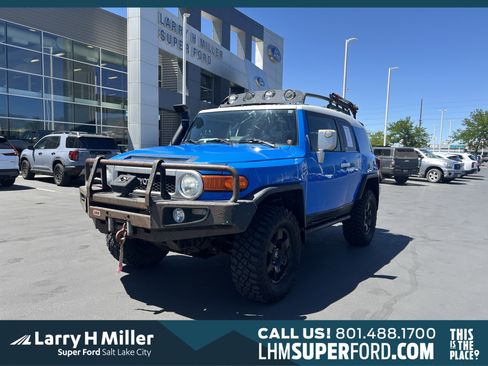 Used 2007 Toyota FJ Cruiser 4WD image 1