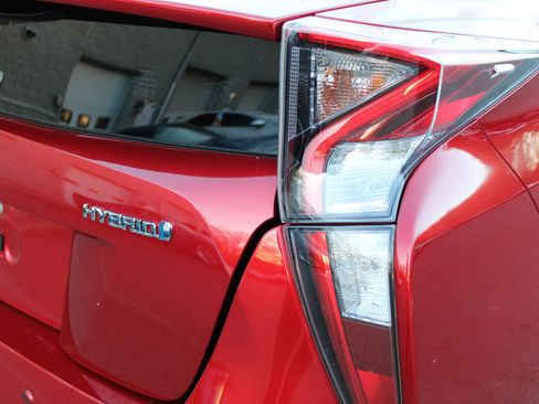 Used 2017 Toyota Prius Two image 25