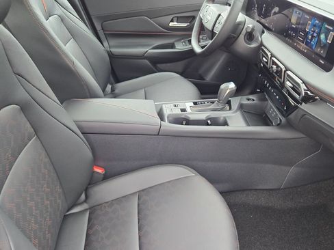 Used 2026 Nissan Sentra SR w/ SR Premium Package FWD image 6