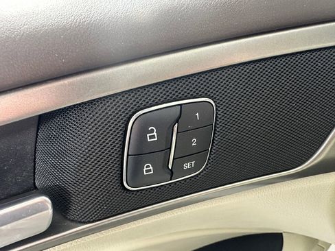 Used 2017 Ford Fusion Platinum AWD/4WD image 17