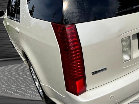 Used 2005 Cadillac SRX V8 w/ Preferred Equipment Group AWD/4WD image 22