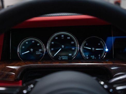 Used 2019 Rolls-Royce Phantom Sedan RWD image 14