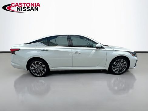 Used 2023 Nissan Altima 2.5 SL AWD/4WD image 10