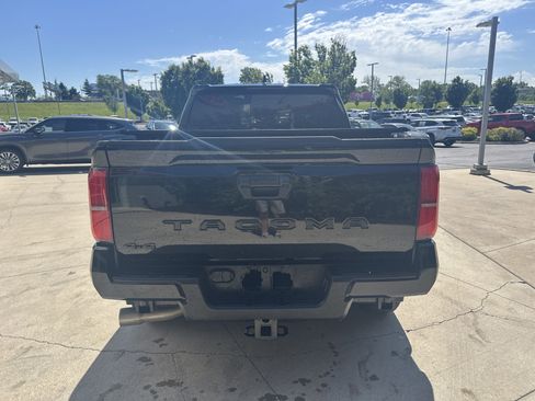 Used 2024 Toyota Tacoma TRD Off-Road AWD/4WD image 8