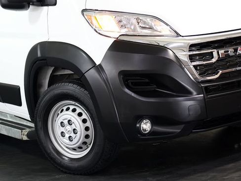 Used 2025 RAM ProMaster 2500 w/ U-Haul Equipment Group FWD image 8