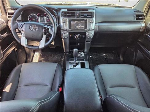 Used 2017 Toyota 4Runner SR5 Premium image 17