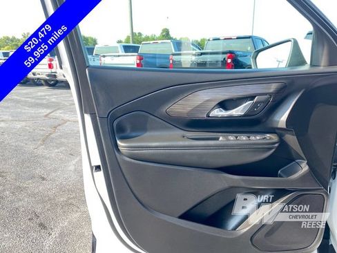 Used 2024 GMC Terrain SLE FWD image 13