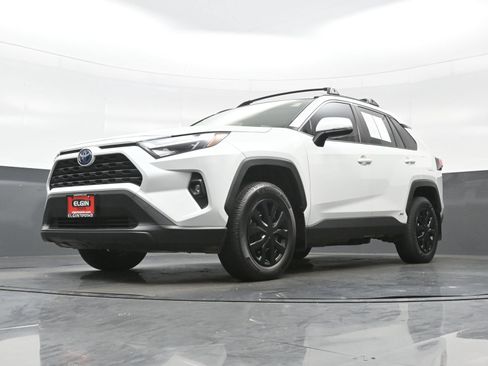 Used 2024 Toyota RAV4 XLE Premium AWD/4WD image 28
