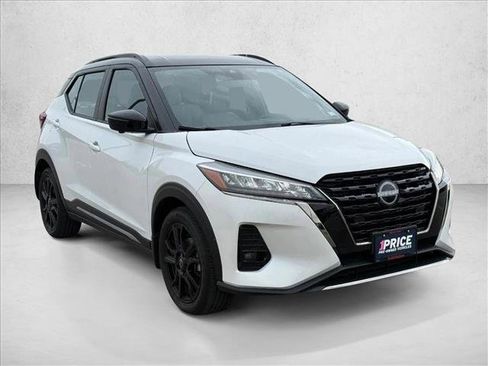 Used 2024 Nissan Kicks SR w/ SR Premium Package FWD image 9