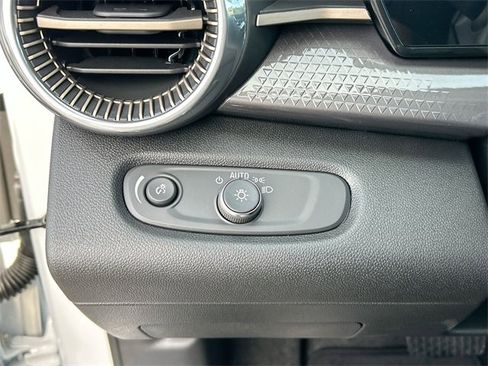 New 2026 Chevrolet Trax ACTIV w/ Sunroof Package image 18