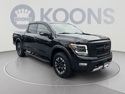 Used 2021 Nissan Titan PRO-4X w/ Pro-4x Convenience Package AWD/4WD image 10
