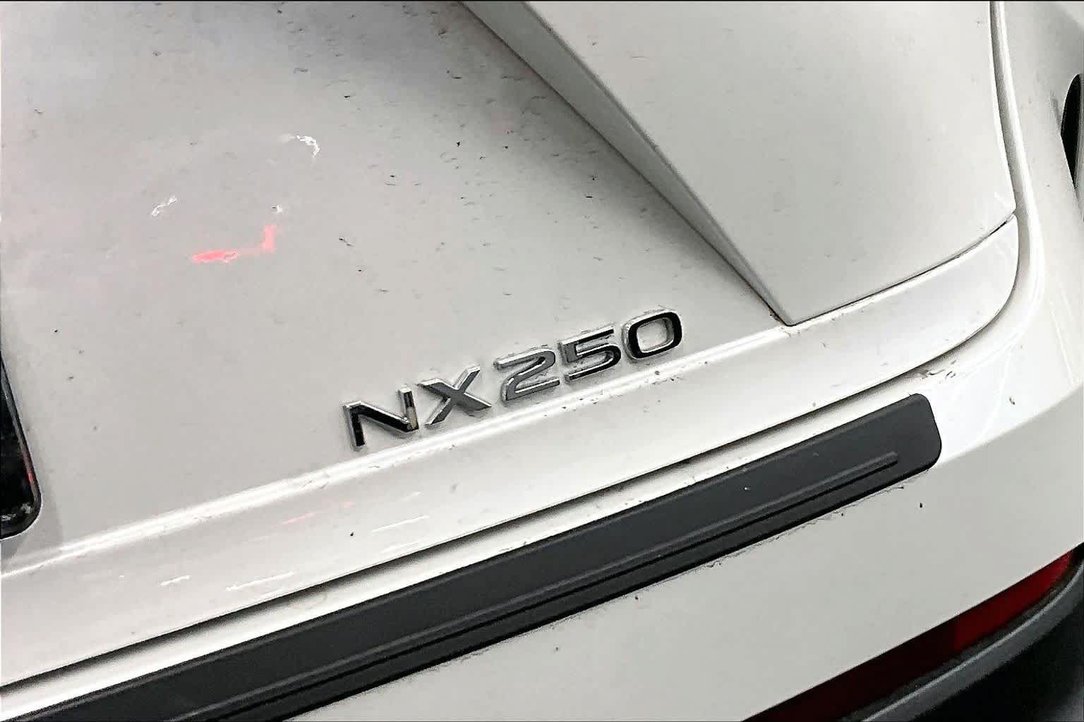 Used 2024 Lexus NX 250 FWD image 9