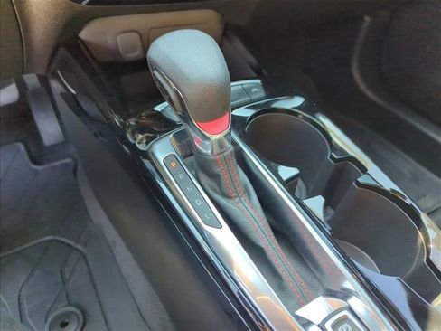 Used 2025 Chevrolet Trax RS FWD image 11