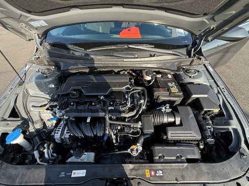 Used 2025 Hyundai Elantra SEL FWD image 30
