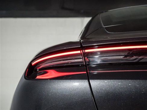 Used 2025 Porsche Taycan 4S AWD/4WD image 31