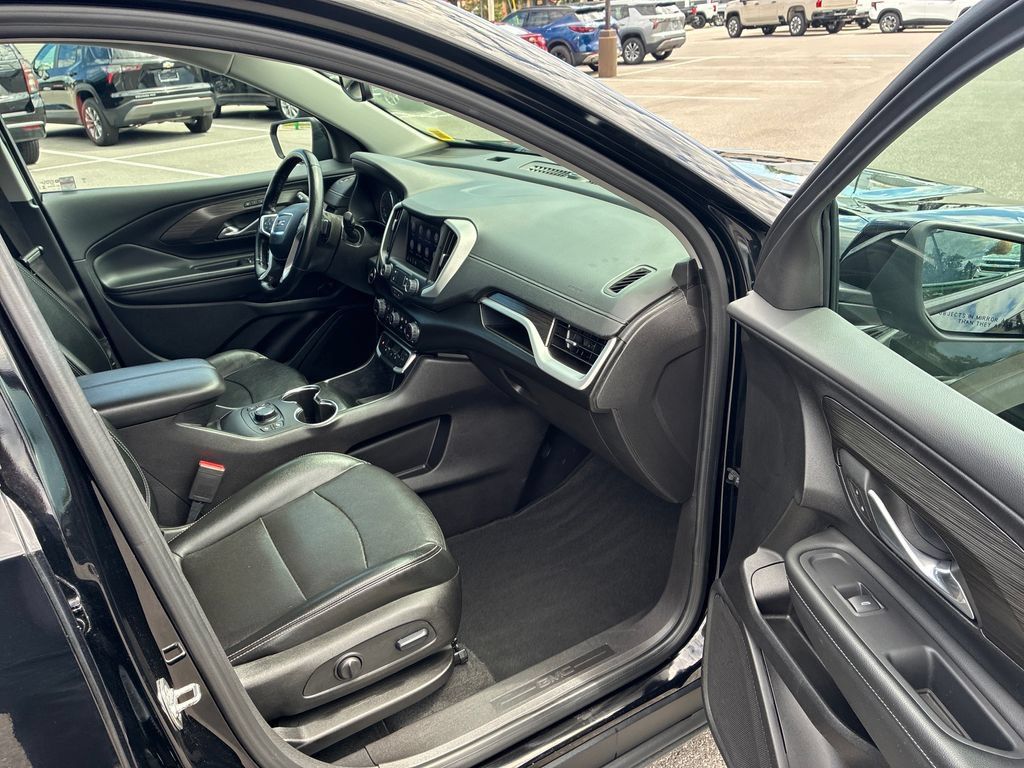 Used 2024 GMC Terrain SLT AWD/4WD image 25