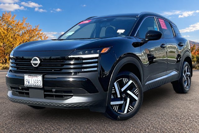 Used 2026 Nissan Kicks SV FWD image 3