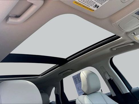Used 2019 Ford Edge Titanium AWD/4WD image 27