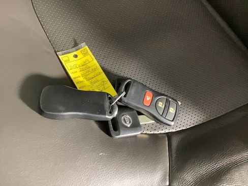 Used 2015 Nissan Frontier PRO-4X image 38