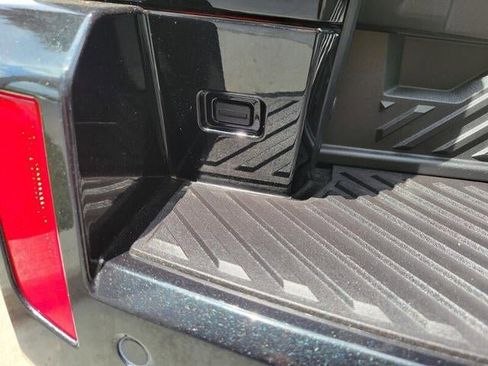 New 2025 GMC Hummer EV 3X w/ LPO, Illumination Package image 10