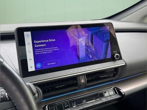 Used 2024 Toyota Prius XLE FWD image 29