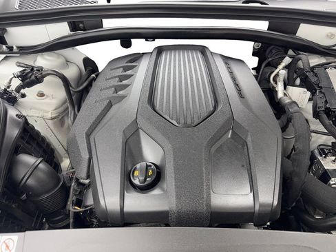 Used 2023 Porsche Macan Turbo image 76