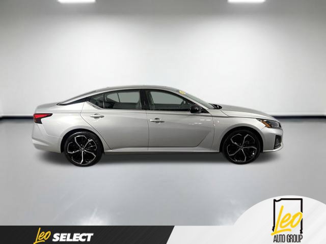Used 2025 Nissan Altima 2.5 SR w/ SR Premium Package FWD image 27