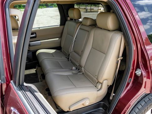 Used 2011 Toyota Sequoia Limited RWD image 33