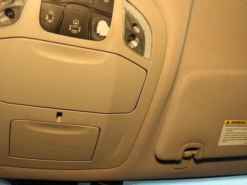 Used 2018 Chrysler Pacifica Touring-L image 21