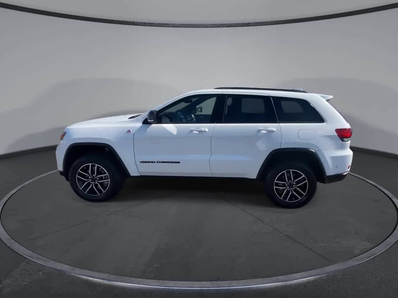 Used 2021 Jeep Grand Cherokee Trailhawk w/ Premium Lighting Group AWD/4WD image 5