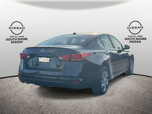 Used 2025 Nissan Altima 2.5 S FWD image 5