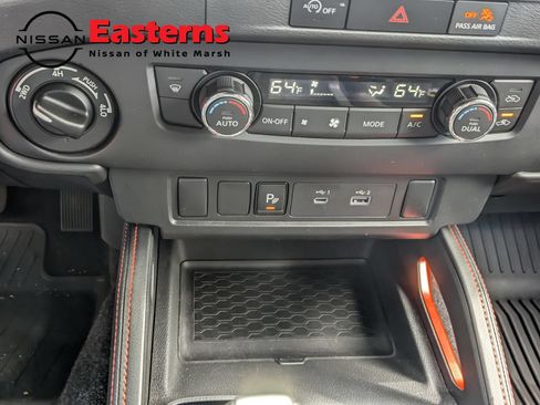 Used 2024 Nissan Frontier PRO-4X w/ Technology Package AWD/4WD image 19