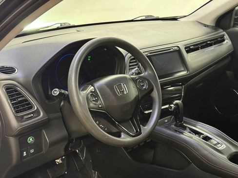 Used 2017 Honda HR-V EX image 8