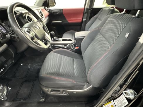 Used 2021 Toyota Tacoma SR5 RWD image 16