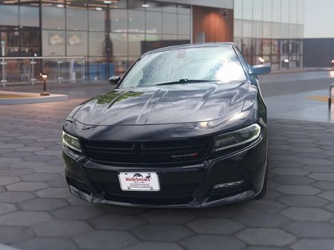 Used 2019 Dodge Charger SXT AWD/4WD image 7