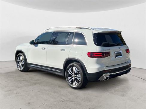 Certified 2025 Mercedes-Benz GLB 250 4MATIC image 3