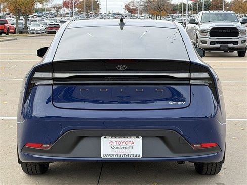 New 2026 Toyota Prius Plug-In Hybrid image 5