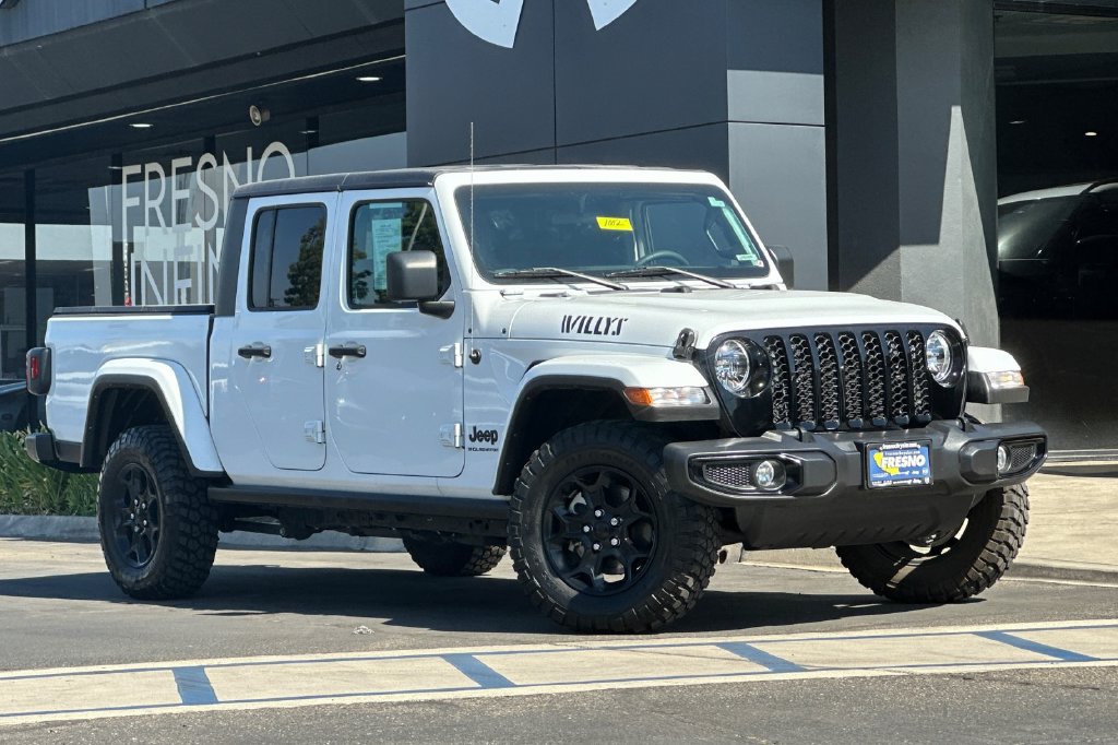 Used 2023 Jeep Gladiator Sport AWD/4WD image 2