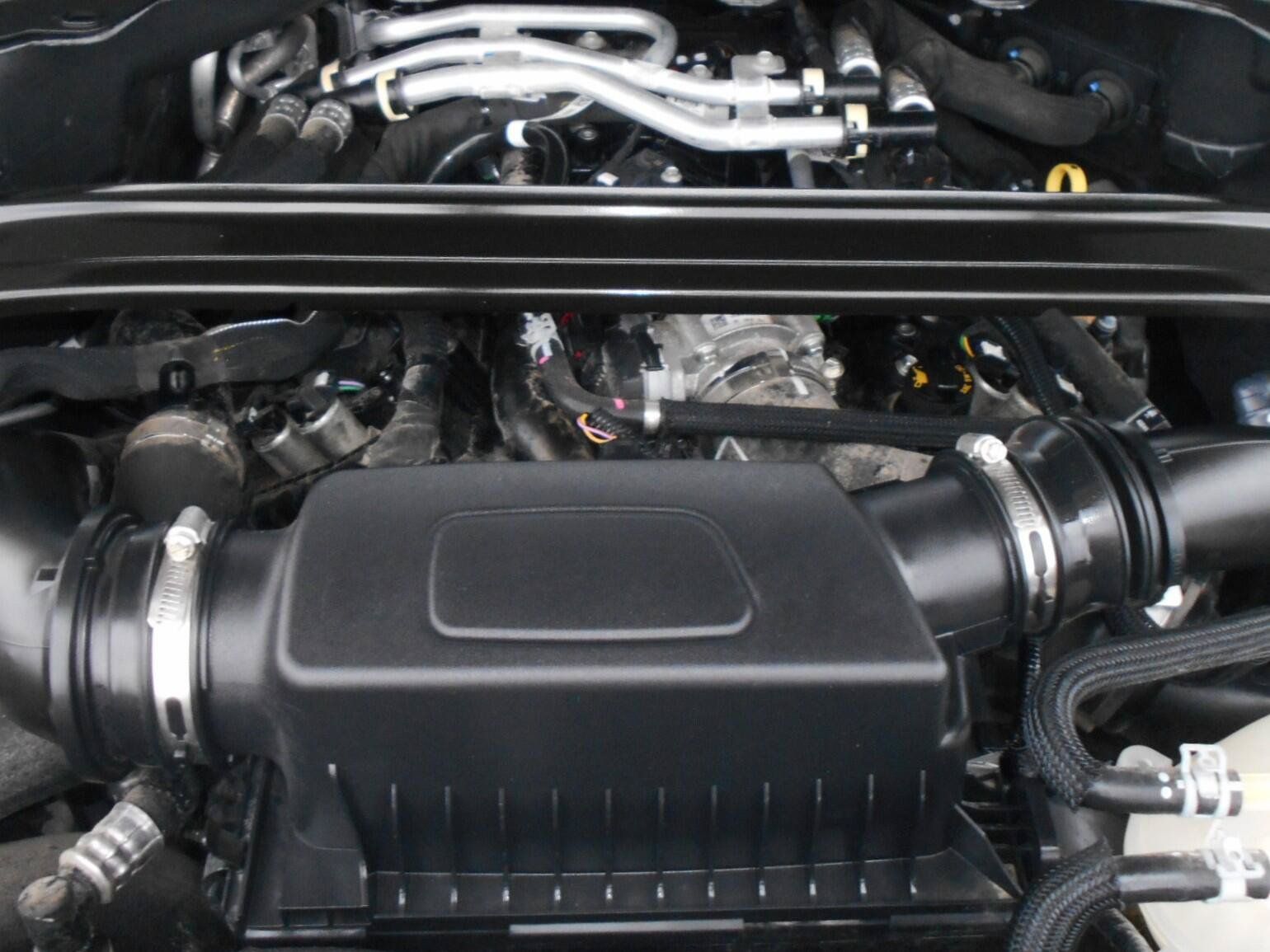 Used 2025 Ford Explorer ST AWD/4WD image 5