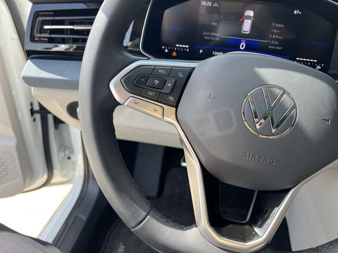 Certified 2026 Volkswagen Jetta SE w/ Black Wheel Package FWD image 16