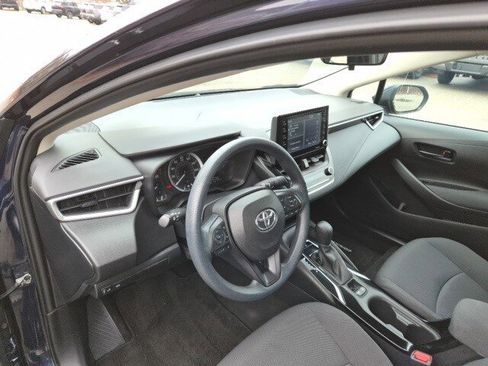 Used 2022 Toyota Corolla LE image 12