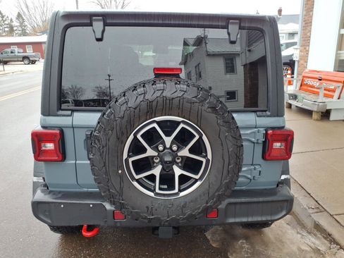 Used 2024 Jeep Wrangler Unlimited Rubicon w/ Technology Group image 6