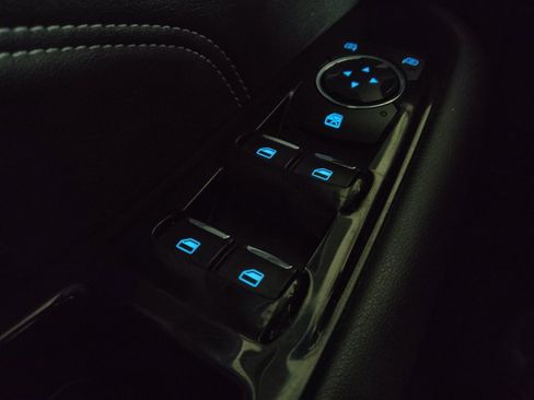 Used 2018 Ford Edge Titanium FWD image 27