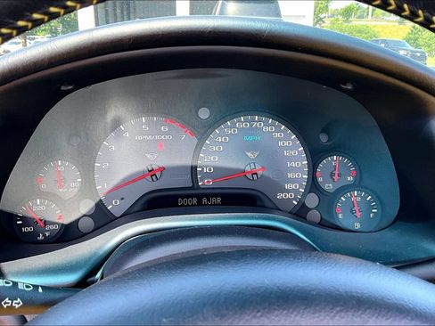 Used 1998 Chevrolet Corvette Convertible w/ Memory Pkg RWD image 13