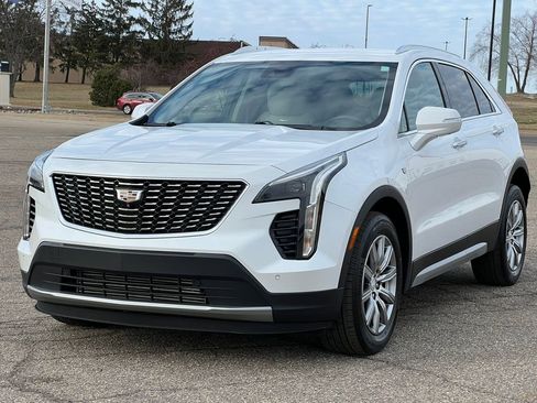 Used 2022 Cadillac XT4 Premium Luxury w/ Enhanced Visibility Package image 43
