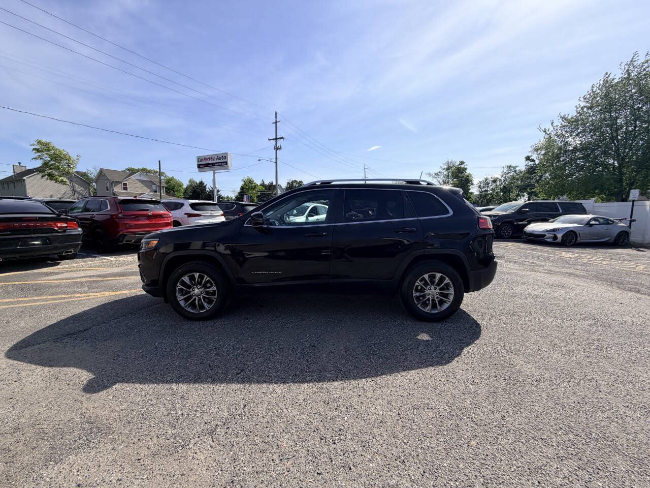 Used 2019 Jeep Cherokee Latitude Plus w/ Cold Weather Group AWD/4WD image 32