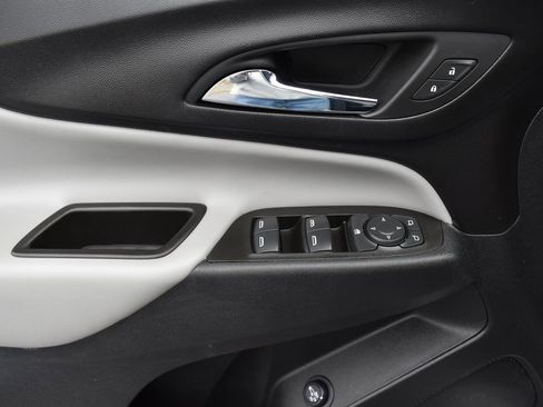 Used 2023 Chevrolet Equinox LT image 12